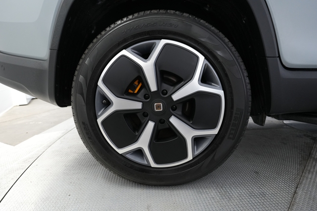 2022 Rivian R1T