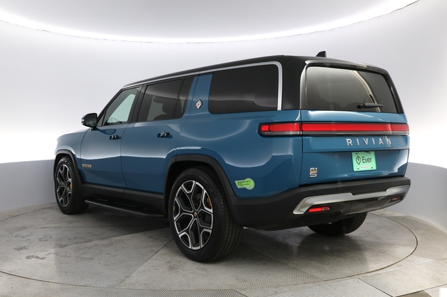 2023 Rivian R1S