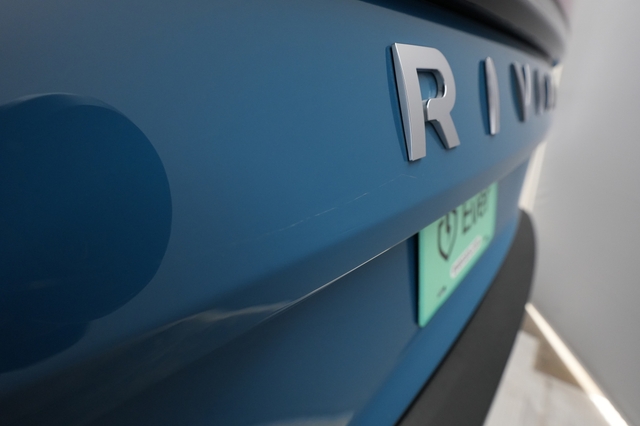 2023 Rivian R1S
