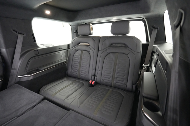 2023 Rivian R1S