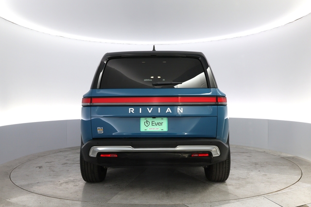 2023 Rivian R1S