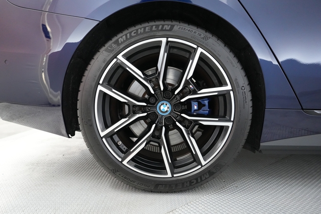 2023 BMW i4