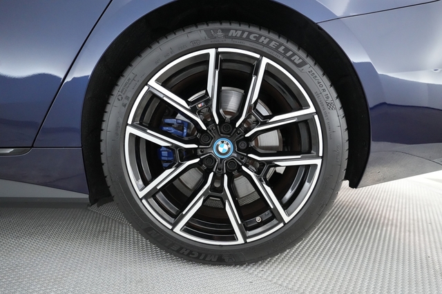 2023 BMW i4