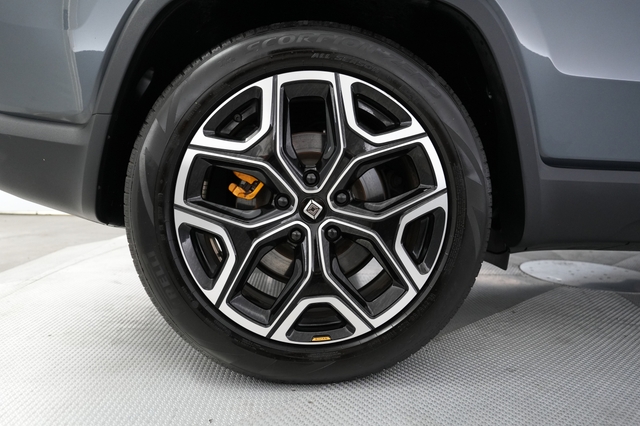 2023 Rivian R1S