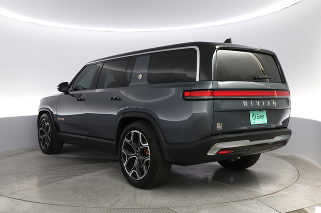 2023 Rivian R1S