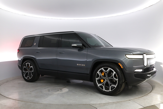 2023 Rivian R1S