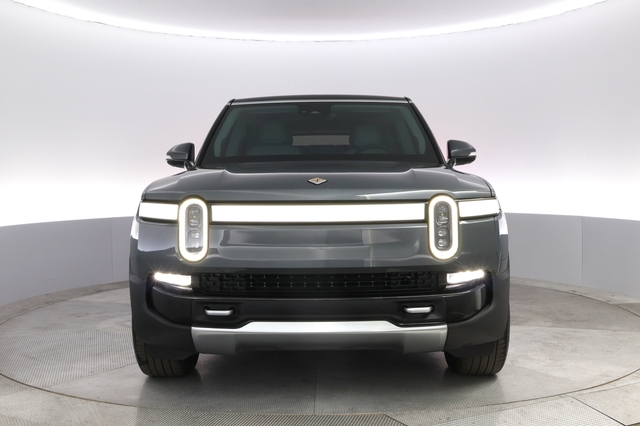 2023 Rivian R1S