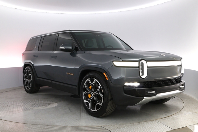 2023 Rivian R1S