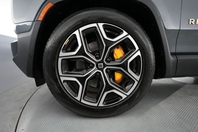 2023 Rivian R1S