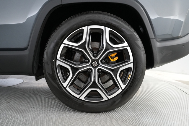 2023 Rivian R1S