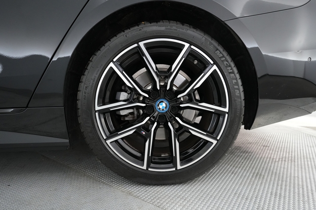 2022 BMW i4