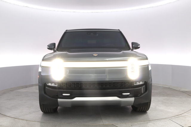 2022 Rivian R1S