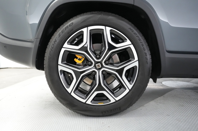 2022 Rivian R1S