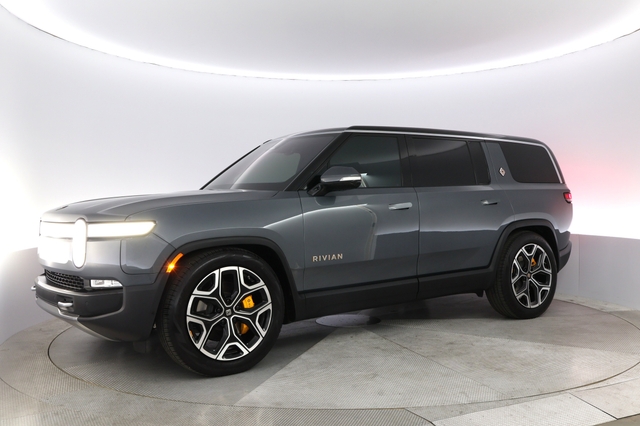 2022 Rivian R1S