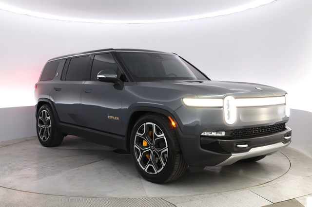 2022 Rivian R1S