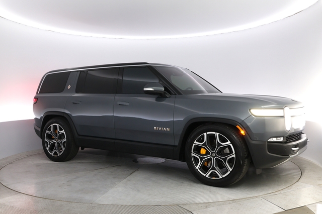 2022 Rivian R1S
