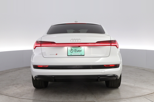 2022 Audi e-tron S Sportback