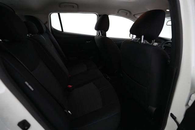 2023 Nissan LEAF
