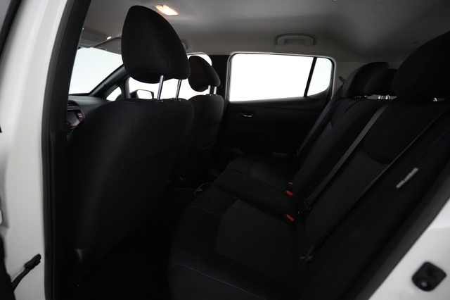 2023 Nissan LEAF