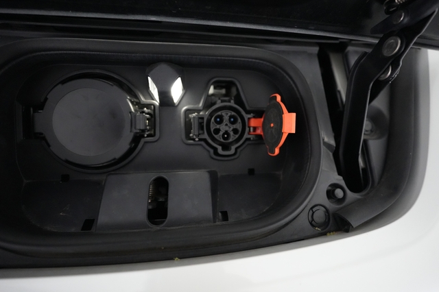 2023 Nissan LEAF