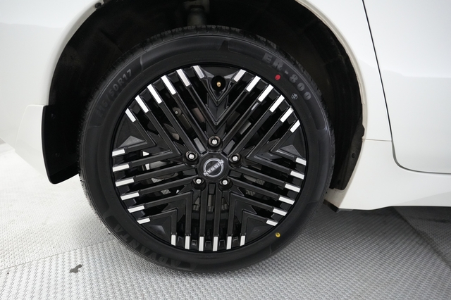 2023 Nissan LEAF