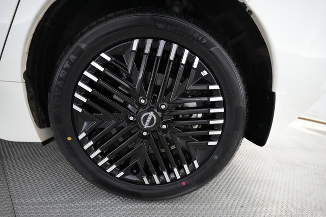 2023 Nissan LEAF