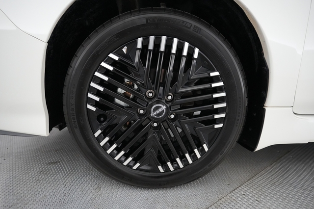 2023 Nissan LEAF