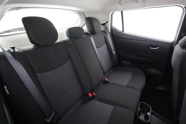 2023 Nissan LEAF