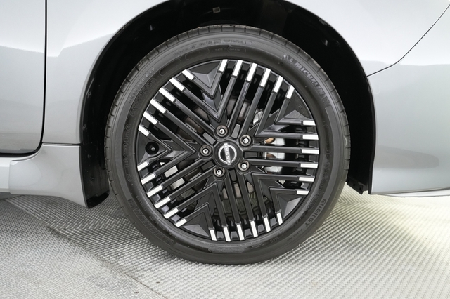 2023 Nissan LEAF