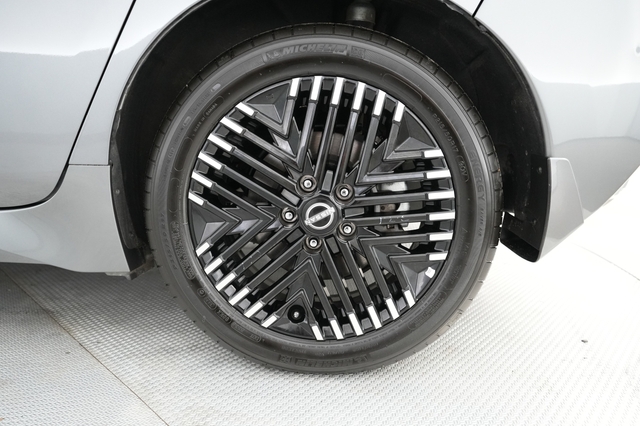 2023 Nissan LEAF