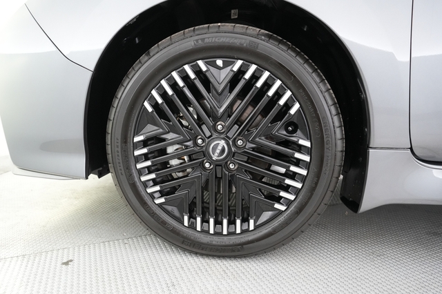 2023 Nissan LEAF