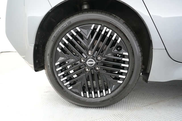 2023 Nissan LEAF