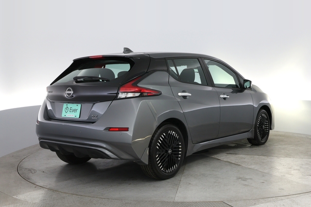 2023 Nissan LEAF