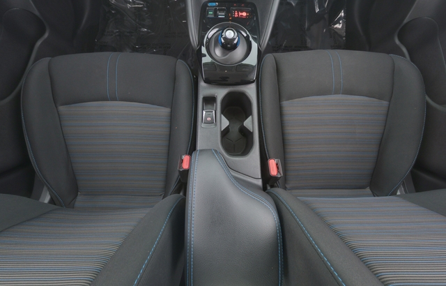 2024 Nissan LEAF