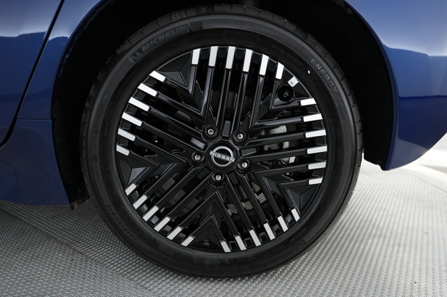 2024 Nissan LEAF
