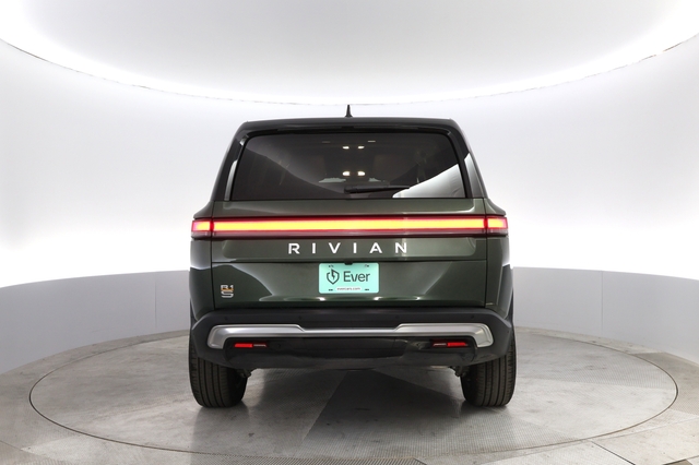 2023 Rivian R1S