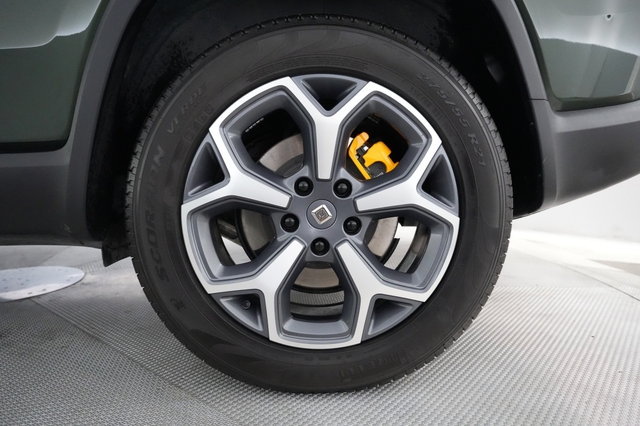 2023 Rivian R1S