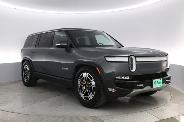 2022 Rivian R1S