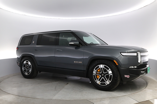 2022 Rivian R1S