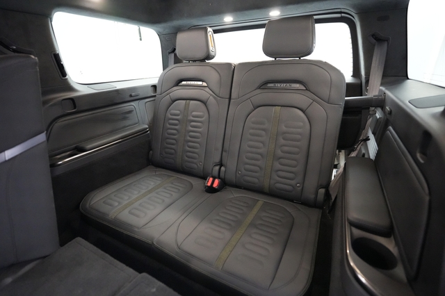 2022 Rivian R1S