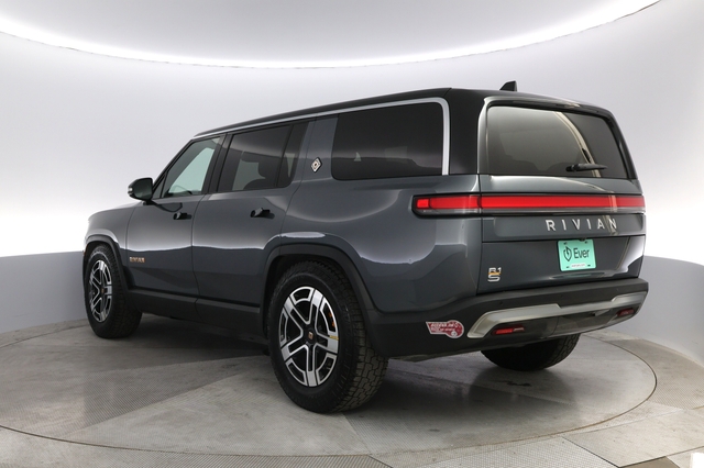 2022 Rivian R1S