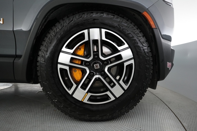 2022 Rivian R1S