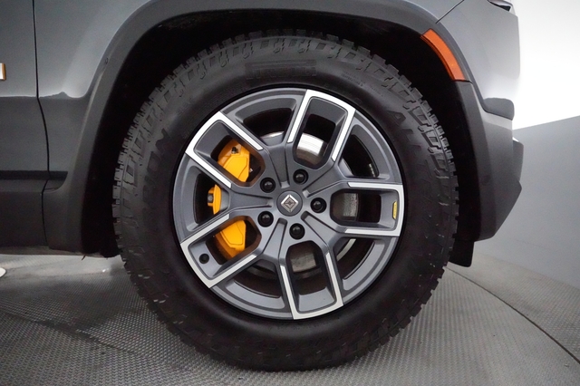 2023 Rivian R1S