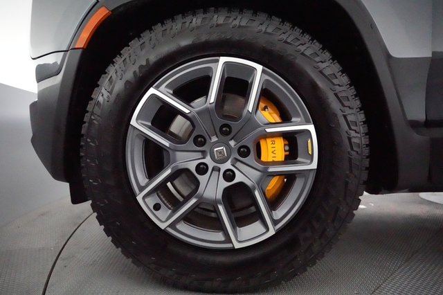 2023 Rivian R1S