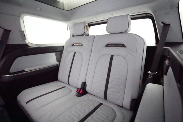 2023 Rivian R1S