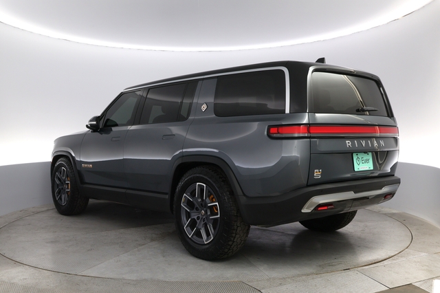 2023 Rivian R1S