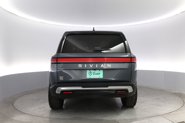 2023 Rivian R1S