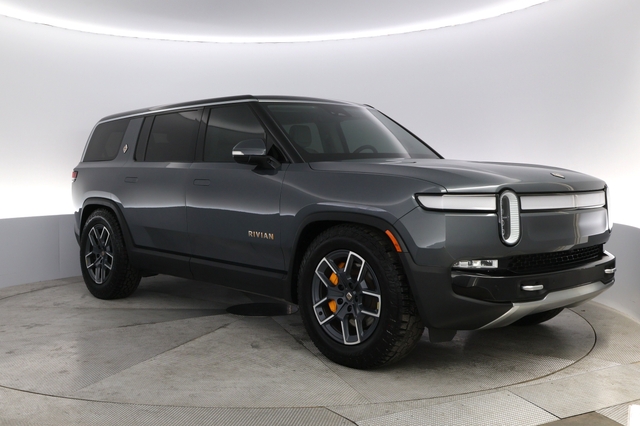 2023 Rivian R1S