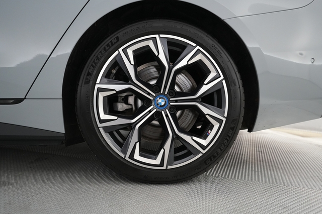 2022 BMW i4