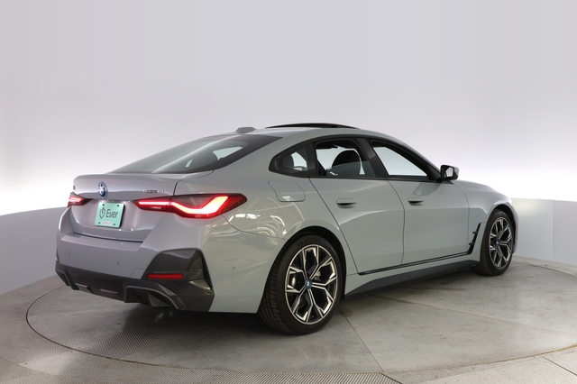 2022 BMW i4